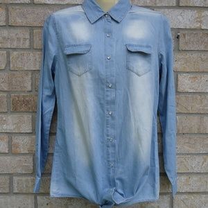 NWT. SIZE S. SWEET LOOK denim tie front shirt.